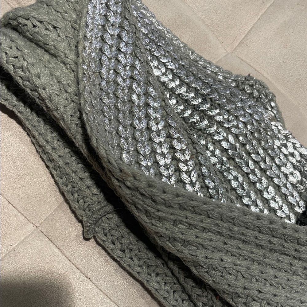 Silver Knit scarf - Picture 6 of 7